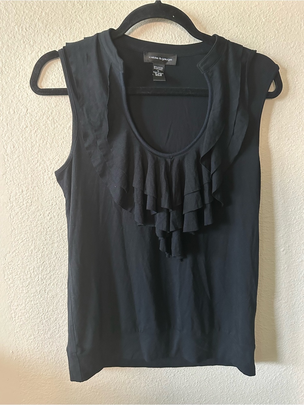 Cable & Gauge Black Ruffle Front Sleeveless Camisole size M/ NWOT 1435